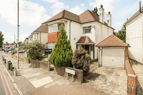 5 bed property, in Station Road, £1,000,000