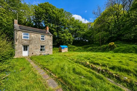 2 bed property, in Kennel Cottage, £295,000