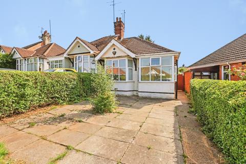 2 bed property, in Milton Street North, £175,000