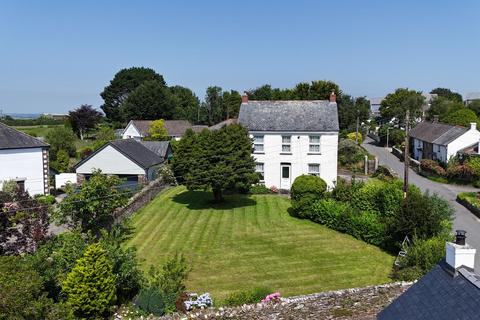 4 bed property, in Lanreath, £375,000