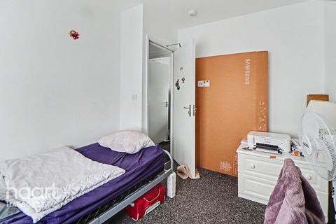 3 bed property, in Well Lane, £250,000