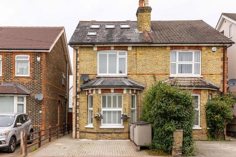 3 bed property, in St. Johns Road, £600,000
