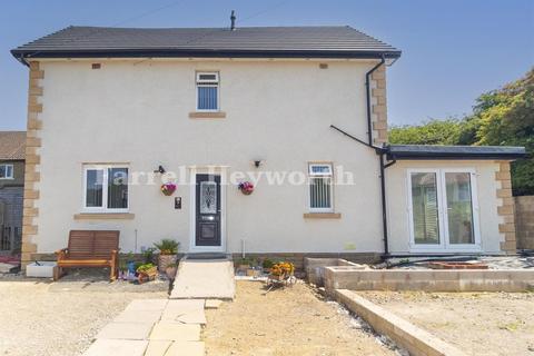 3 bed property, in Alan Grove, £289,950