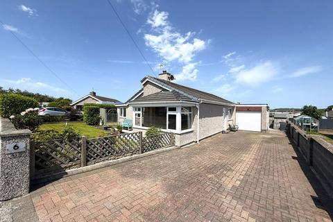 3 bed property, in Tyddyn Gyrfa Estate, £350,000