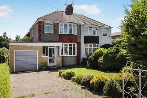 3 bed property, in Cowley View Road, £245,000