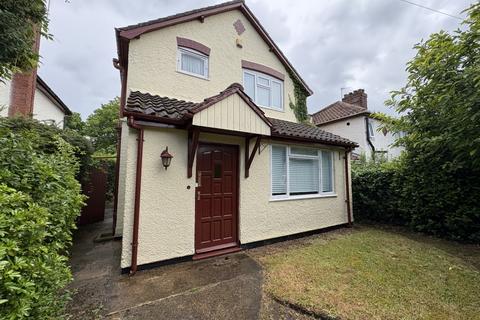 3 bed property, in 5 Corie Road, £250,000