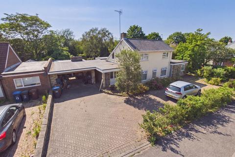 3 bed property, in College Lane, £550,000