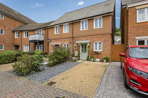 2 bed property, in Butlers Park Way, £310,000