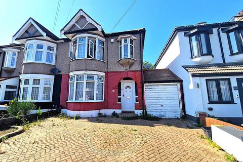 3 bed property, in Dawlish Drive, £625,000