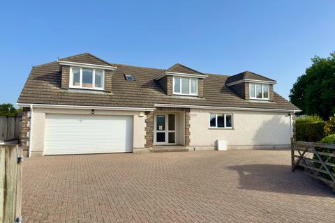 7 bed property, in St Merryn, £895,000