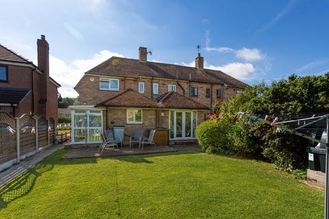 3 bed property, in Skipwith Road, £375,000