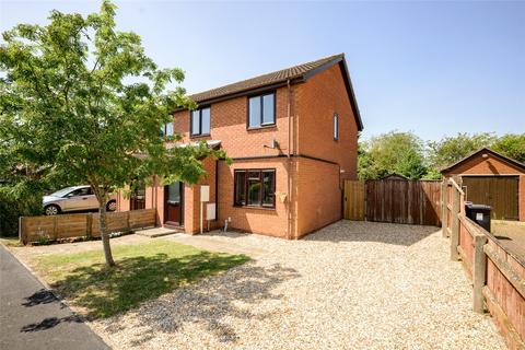 3 bed property, in Whitehouse Road, £180,000