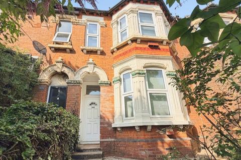 3 bed property, in Millbrook Road West, £295,000