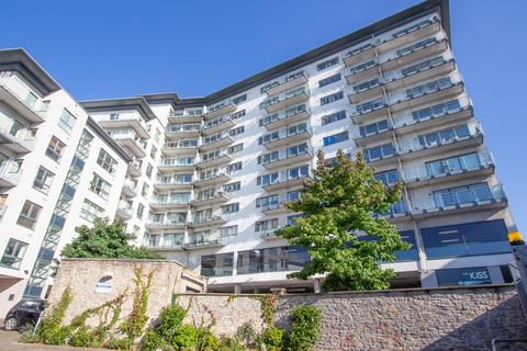 2 bed property, in 60 Exeter Street, £190,000