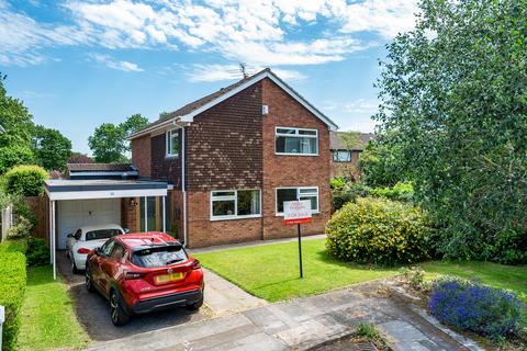 4 bed property, in Willow Green, £700,000