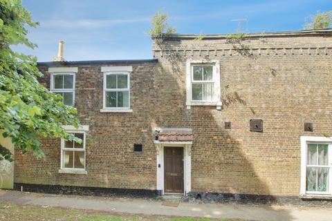 3 bed property, in Oundle Road, £200,000