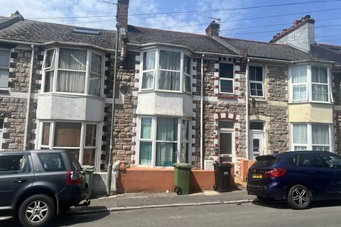 3 bed property, in 16 Princes Road East, £110,000