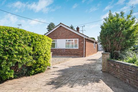 2 bed property, in Chapel Lane, £525,000