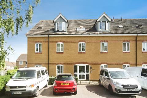 1 bed property, in Gloucester Street, £130,000