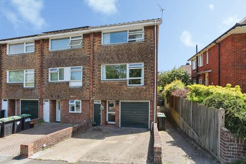 4 bed property, in Quarry Hill Road, £445,000