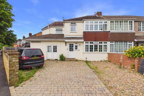 5 bed property, in Fenton Avenue, £700,000