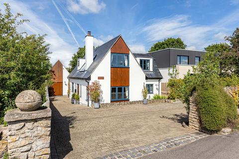 4 bed property, in Henwood, £925,000