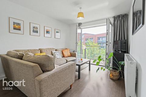 2 bed property, in Aire Quay, £189,950