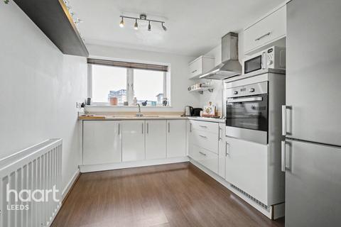2 bed property, in Aire Quay, £189,950