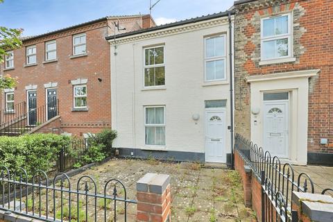 3 bed property, in Old Palace Road, £230,000