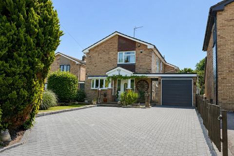 4 bed property, in 2 Severn Close, £575,000