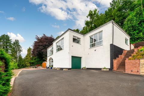 4 bed property, in Langlands Road, £350,000