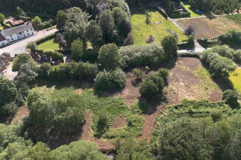 Studio, in Road Through Fairmile, £30,000