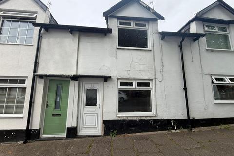 1 bed property, in Smallshaw Lane, £110,000