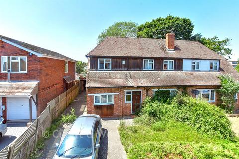 4 bed property, in Beaufort Road, £325,000