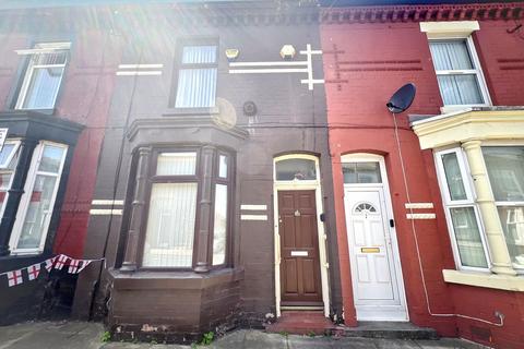 2 bed property, in Suffield Road, £107,000