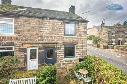 2 bed property, in 83 Carr Road, £180,000