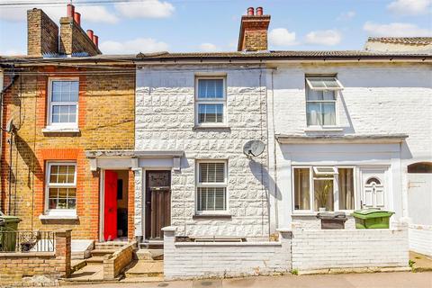 2 bed property, in Peel Street, £260,000