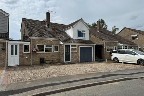 4 bed property, in De Morley Close, £315,000