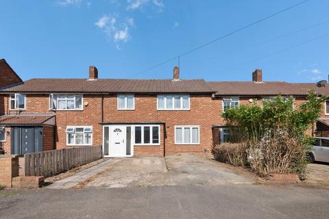 3 bed property, in Rubens Road, £500,000