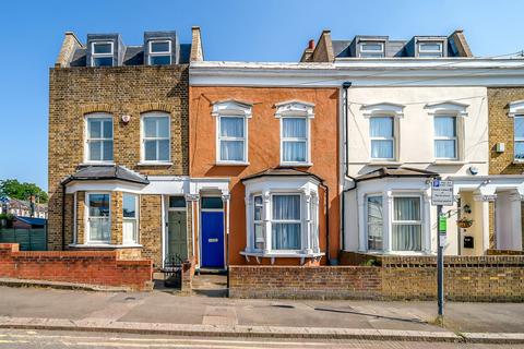 2 bed property, in Elverson Road, £550,000