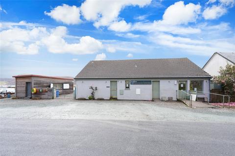 2 bed property, in Curlews, £375,000