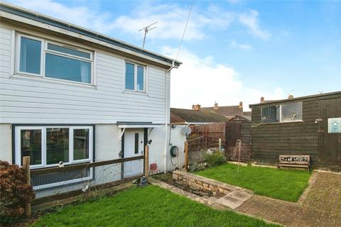 3 bed property, in Austen Close, £170,000