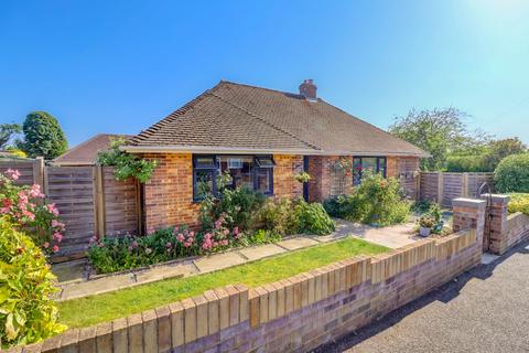 2 bed property, in Brackley Road, £600,000