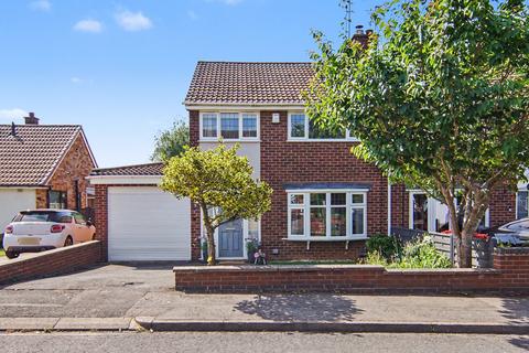 3 bed property, in Tudor Avenue, £400,000
