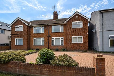2 bed property, in Heron Hill, £270,000