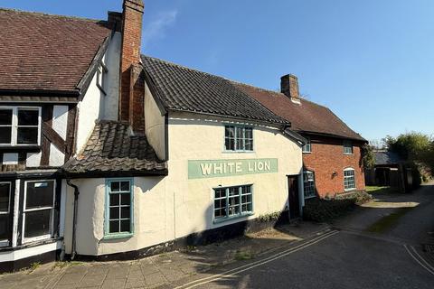 4 bed property, in Halesworth, £525,000