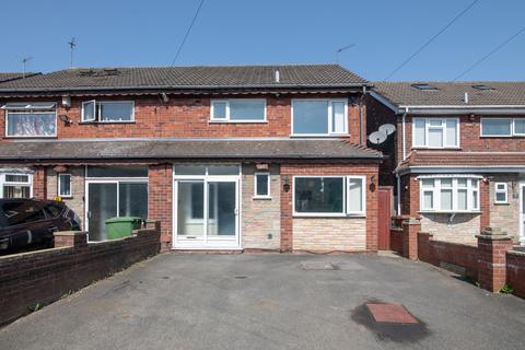 3 bed property, in Broadwaters Road, £250,000