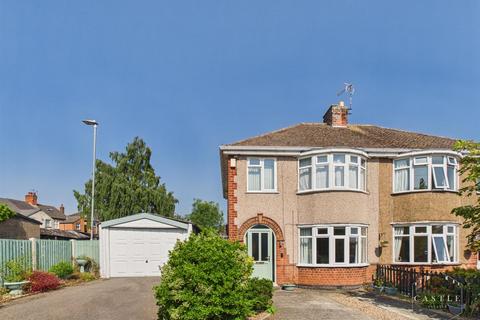 3 bed property, in James Street, £250,000
