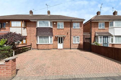 5 bed property, in Ferndale Road, £350,000