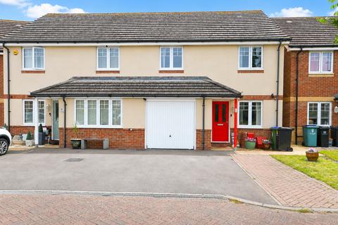 3 bed property, in Pendleton Place, £360,000